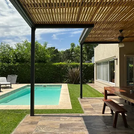 Divina Casa Con Parque Y Piscina Climatizada En Mini Barrio Cerrado Villa Del Viso Exterior photo