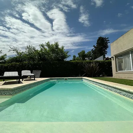 Divina Casa Con Parque Y Piscina Climatizada En Mini Barrio Cerrado Villa Del Viso Exterior photo