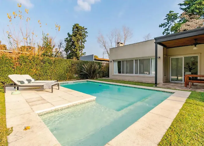 Divina Casa Con Parque Y Piscina Climatizada En Mini Barrio Cerrado
