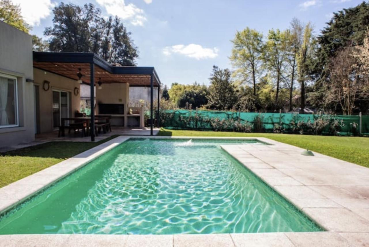 Divina Casa Con Parque Y Piscina Climatizada En Mini Barrio Cerrado Holiday home *