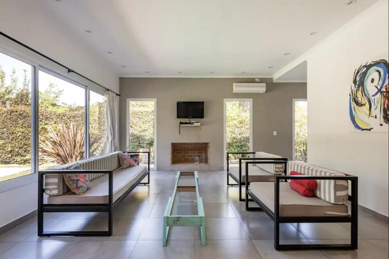 Divina Casa Con Parque Y Piscina Climatizada En Mini Barrio Cerrado *