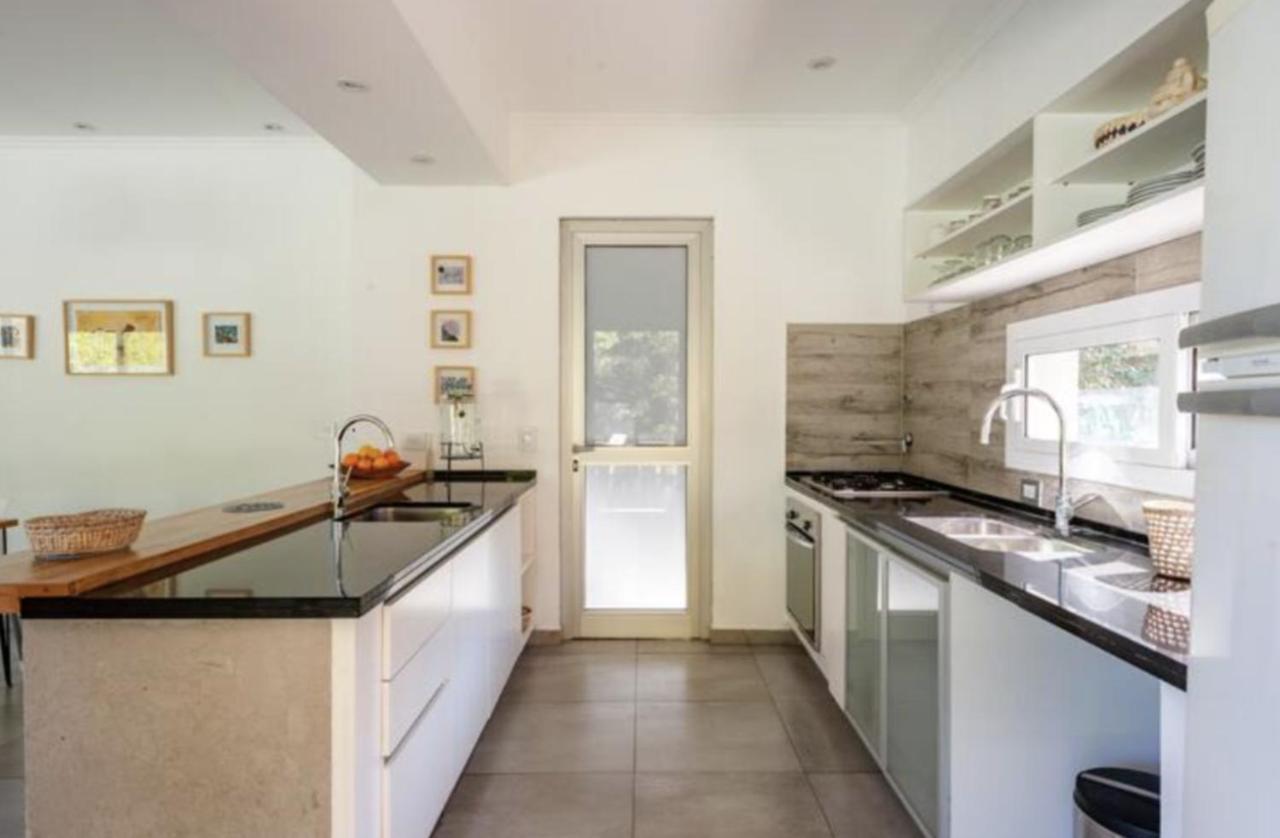 Holiday home Divina Casa Con Parque Y Piscina Climatizada En Mini Barrio Cerrado Del Viso