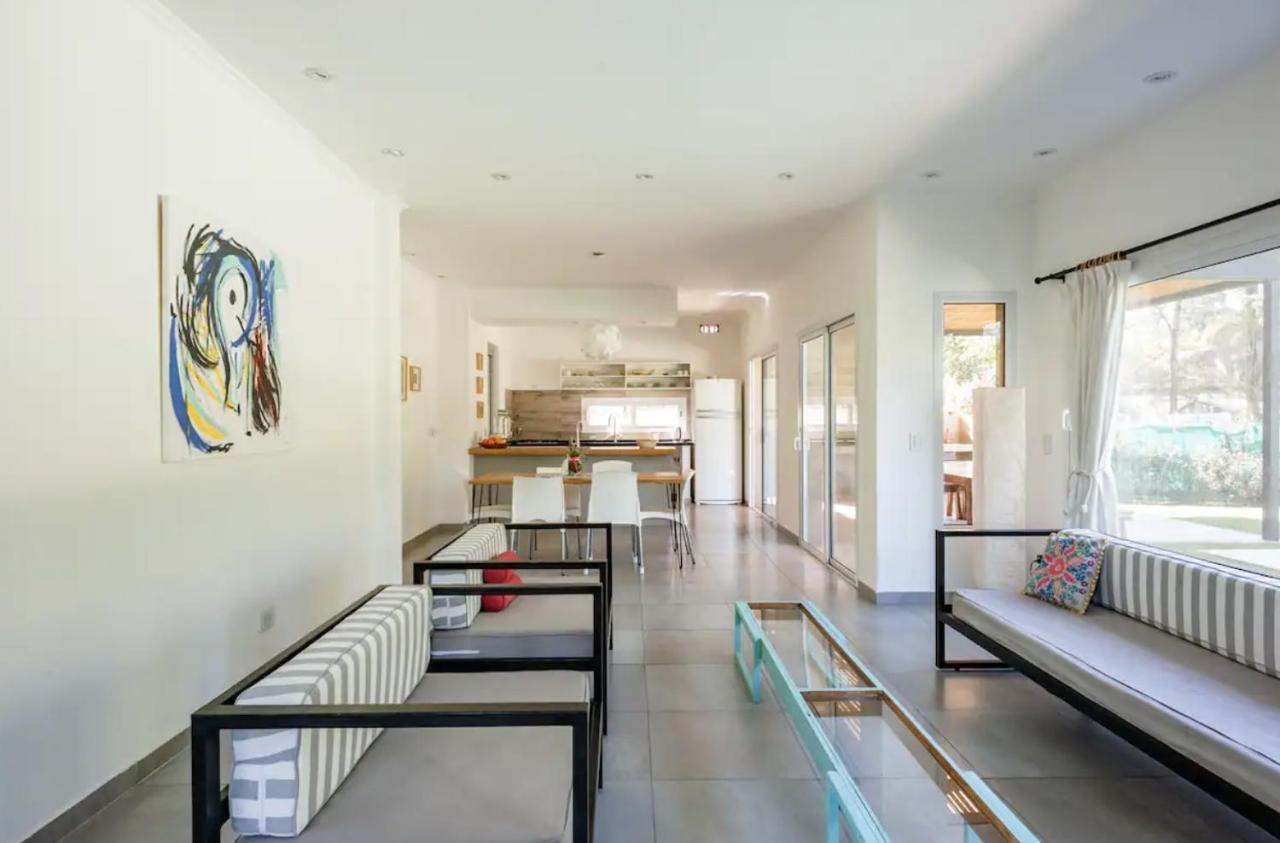 Divina Casa Con Parque Y Piscina Climatizada En Mini Barrio Cerrado Holiday home Del Viso