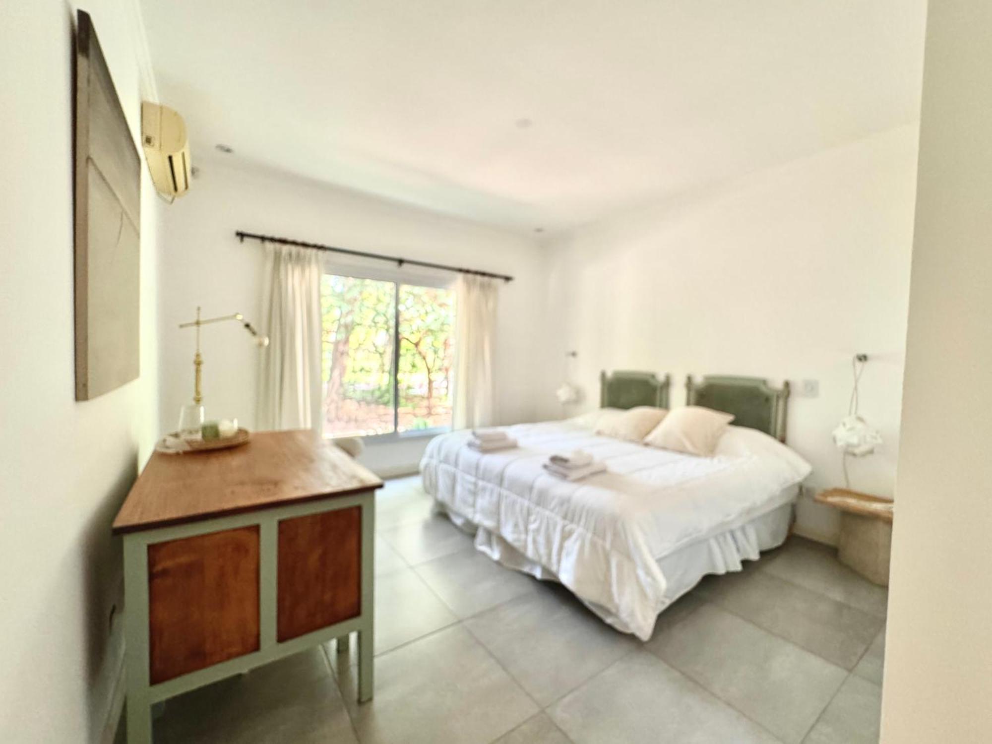 Holiday home Divina Casa Con Parque Y Piscina Climatizada En Mini Barrio Cerrado Del Viso