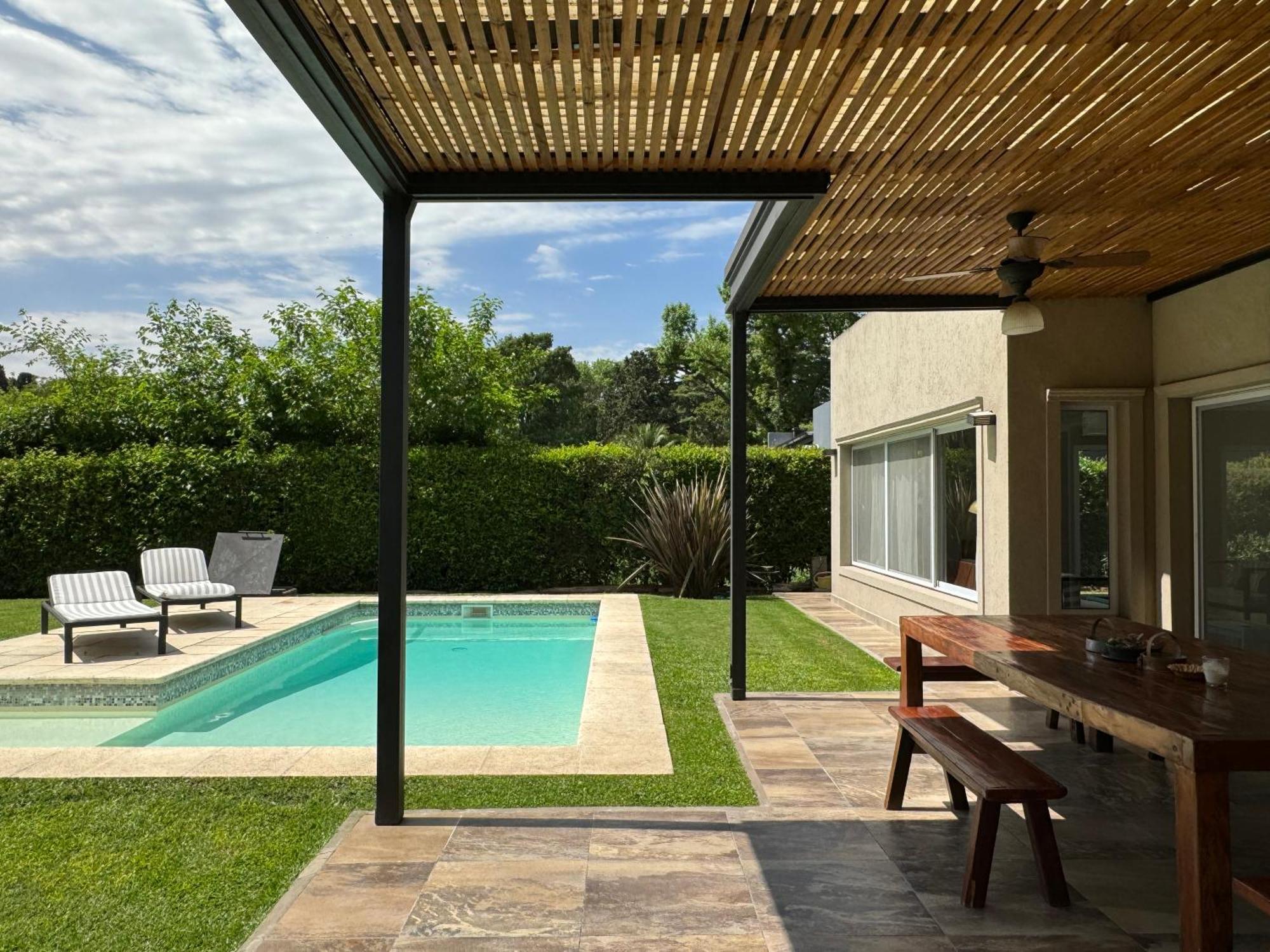 Divina Casa Con Parque Y Piscina Climatizada En Mini Barrio Cerrado Holiday home