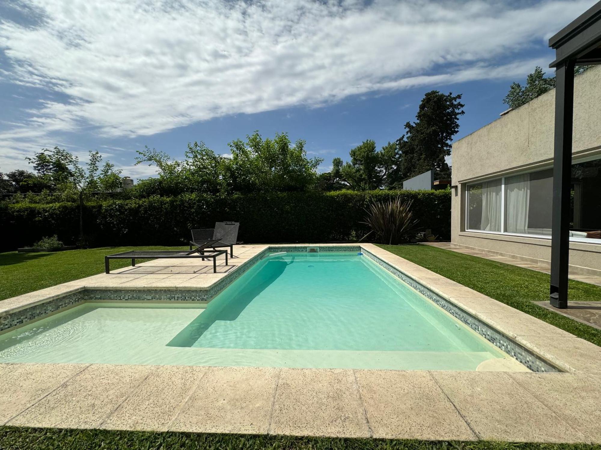 Divina Casa Con Parque Y Piscina Climatizada En Mini Barrio Cerrado Holiday home